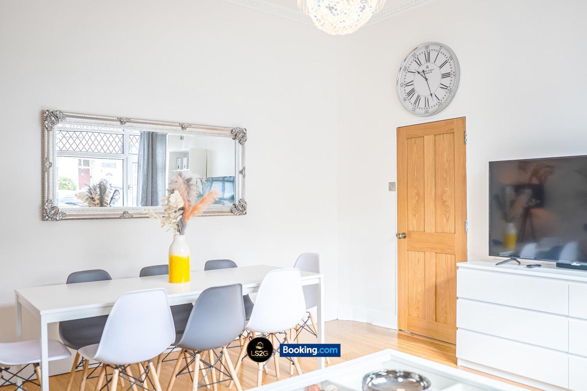 Stunning House By Ls2g Short Lets & Serviced Greater With Free Wifi Сasa de vacaciones