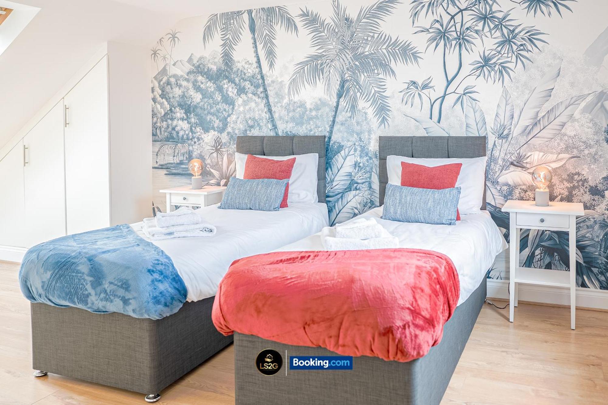 Stunning House By Ls2g Short Lets & Serviced Greater With Free Wifi