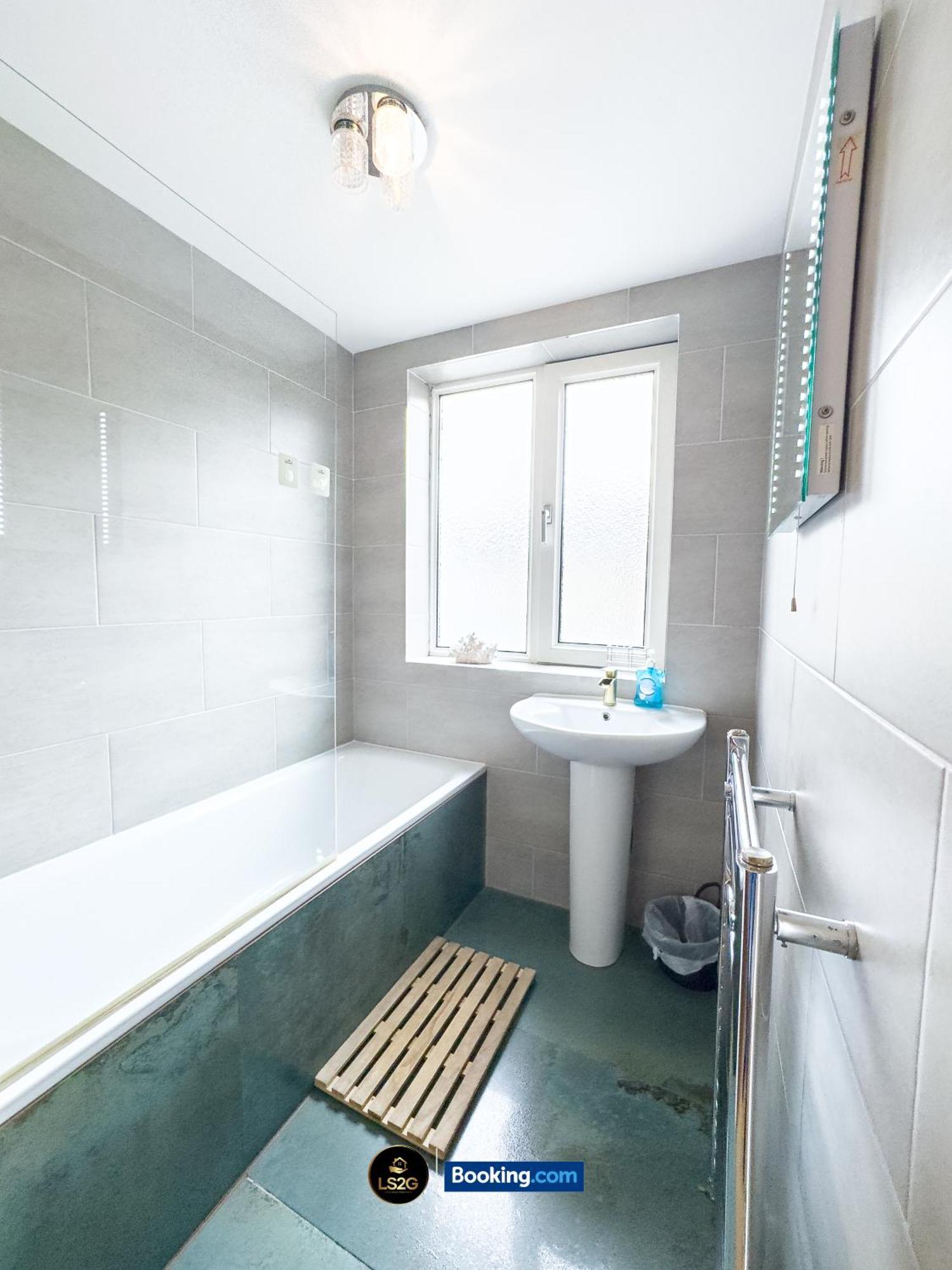 Сasa de vacaciones Stunning House By Ls2g Short Lets & Serviced Greater With Free Wifi Londres