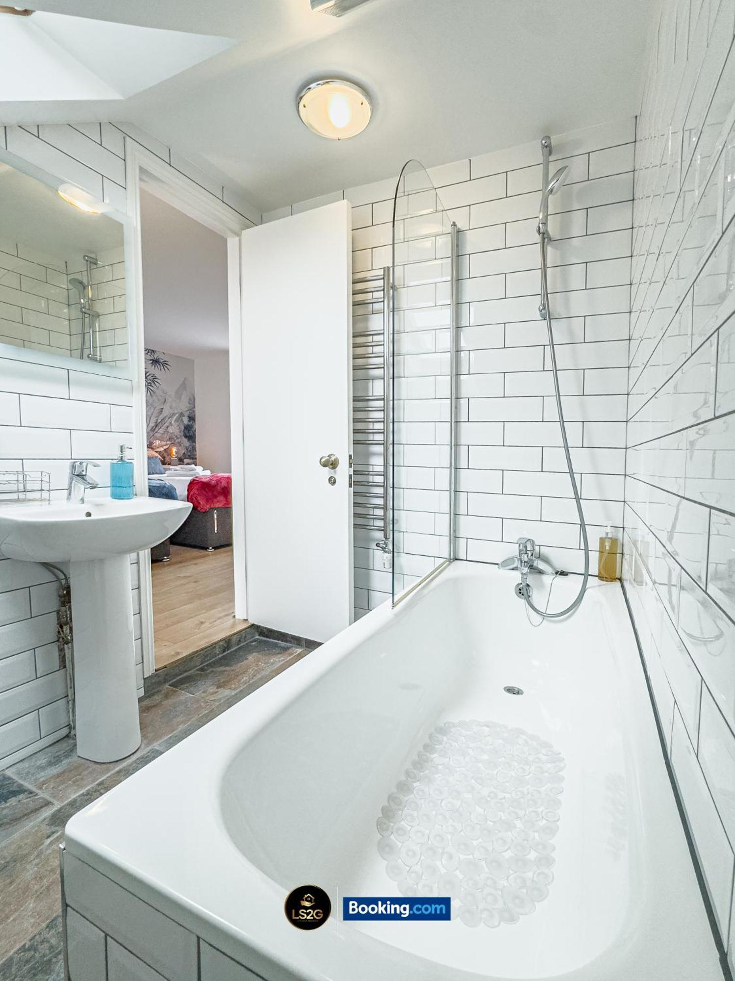Stunning House By Ls2g Short Lets & Serviced Greater With Free Wifi Londres