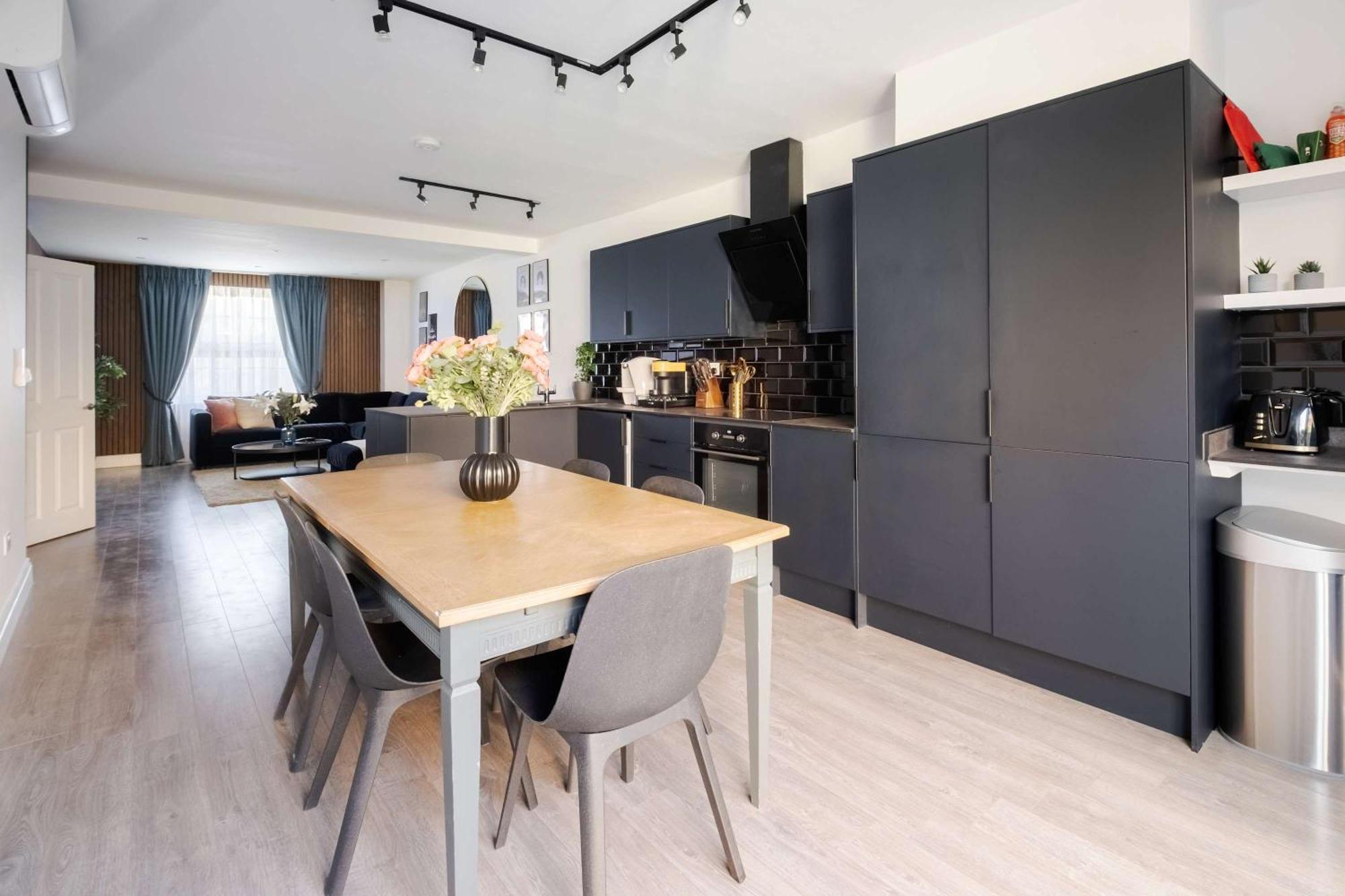 Luxury 4 Bedroom In Appartement