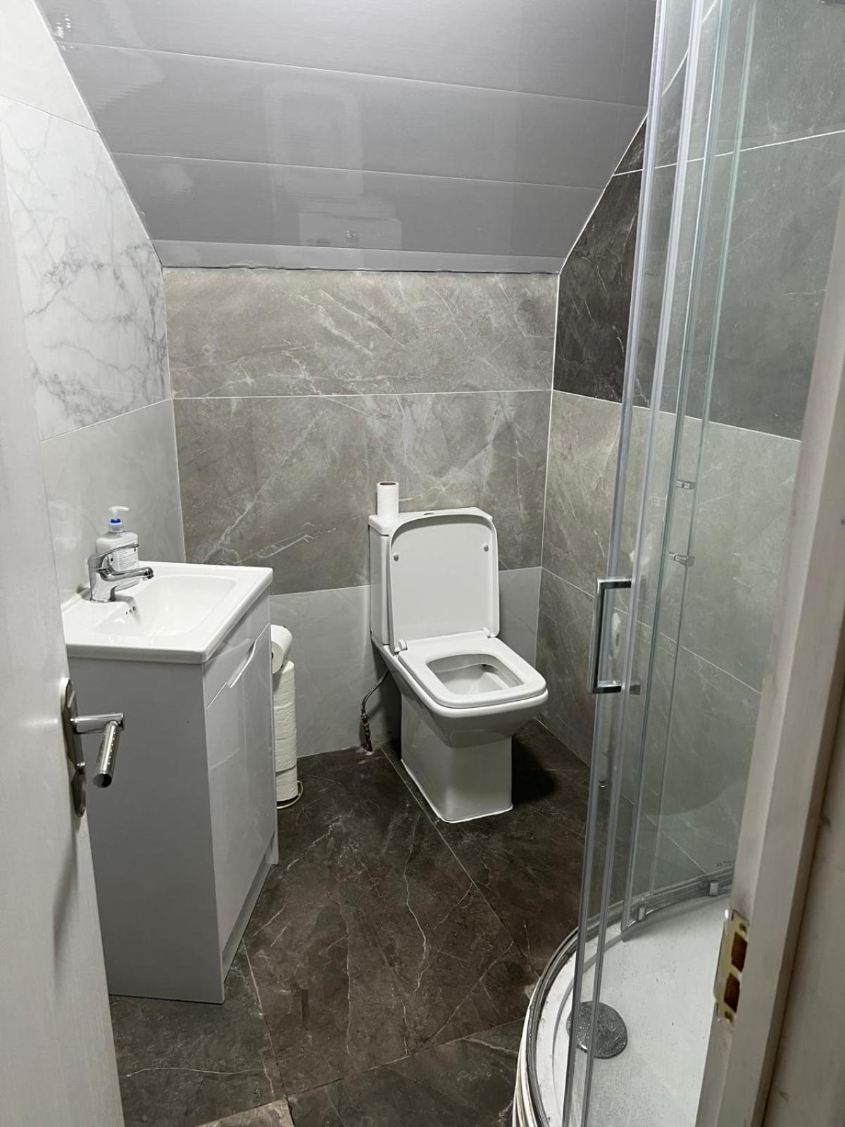 Good Priced Single In East Acton Maison d'hôtes *