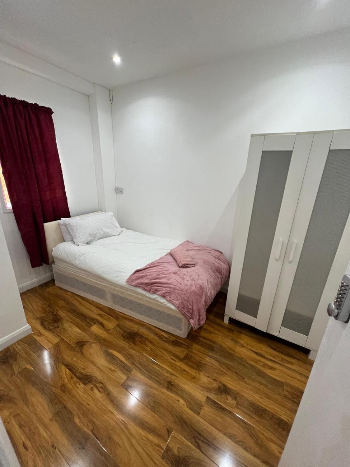 Maison d'hôtes Good Priced Single In East Acton Londres
