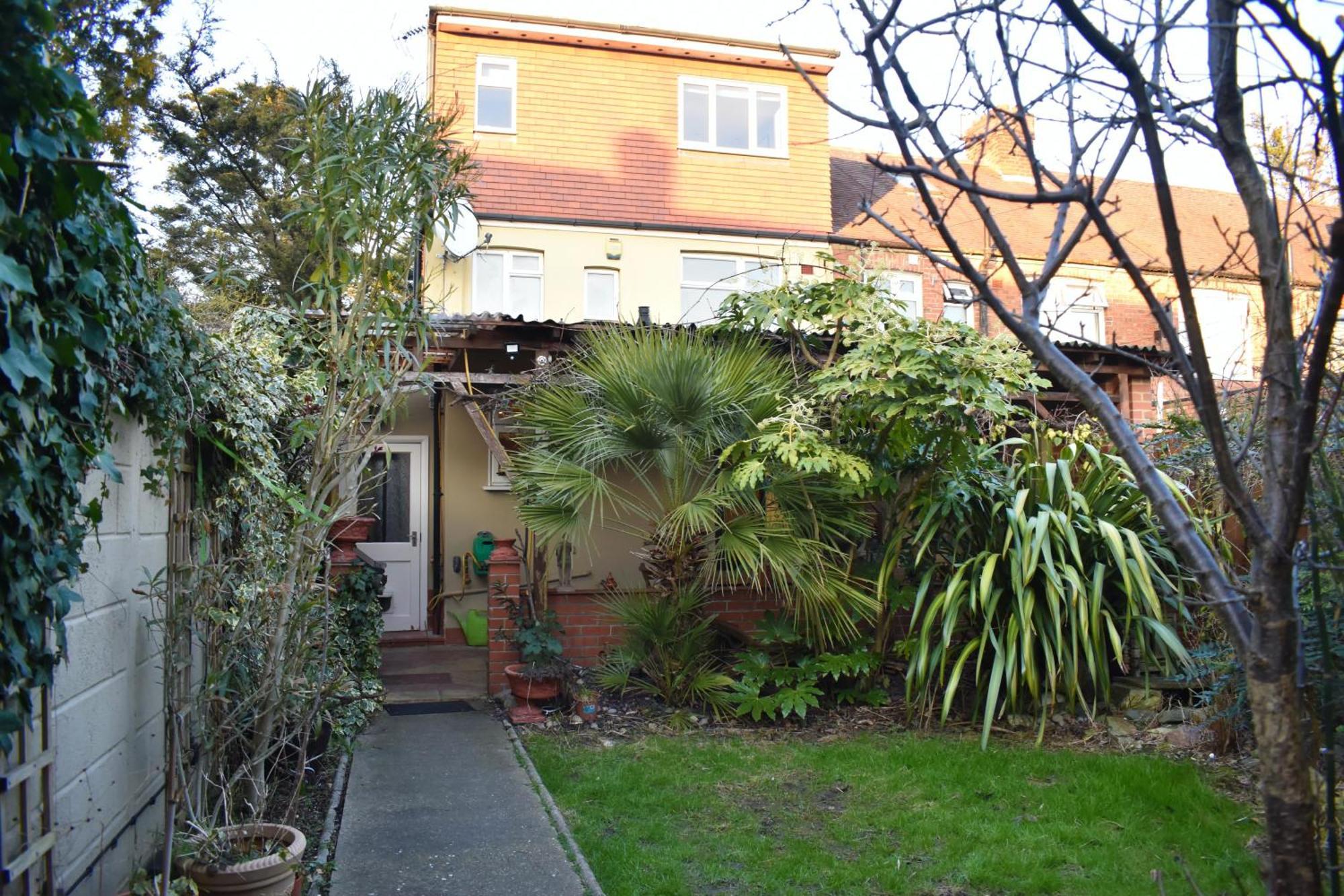 House For 7, Garden With Pond, 20min From Heathrow Londres