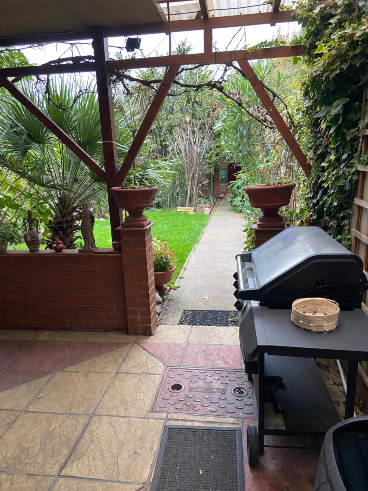 House For 7, Garden With Pond, 20min From Heathrow Londres