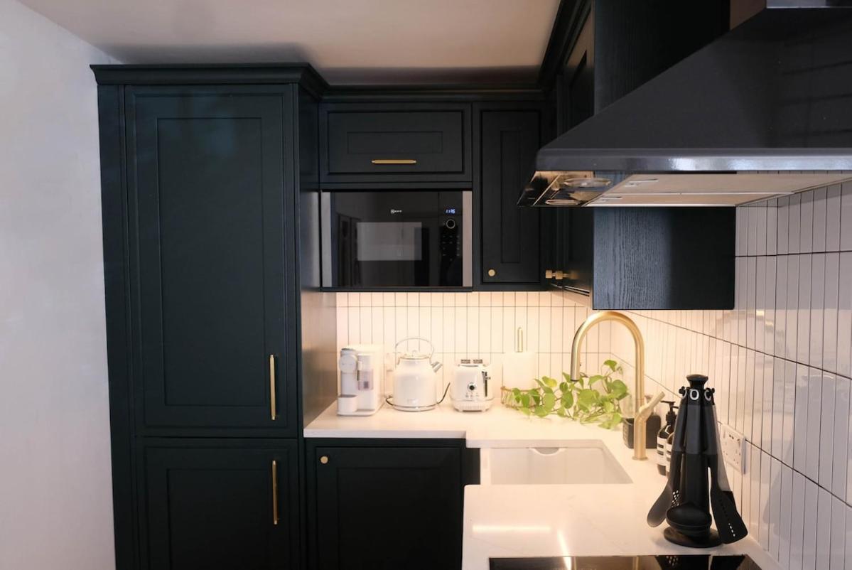 Lux & Stylish 2-bed Flat In West Kensington Londres