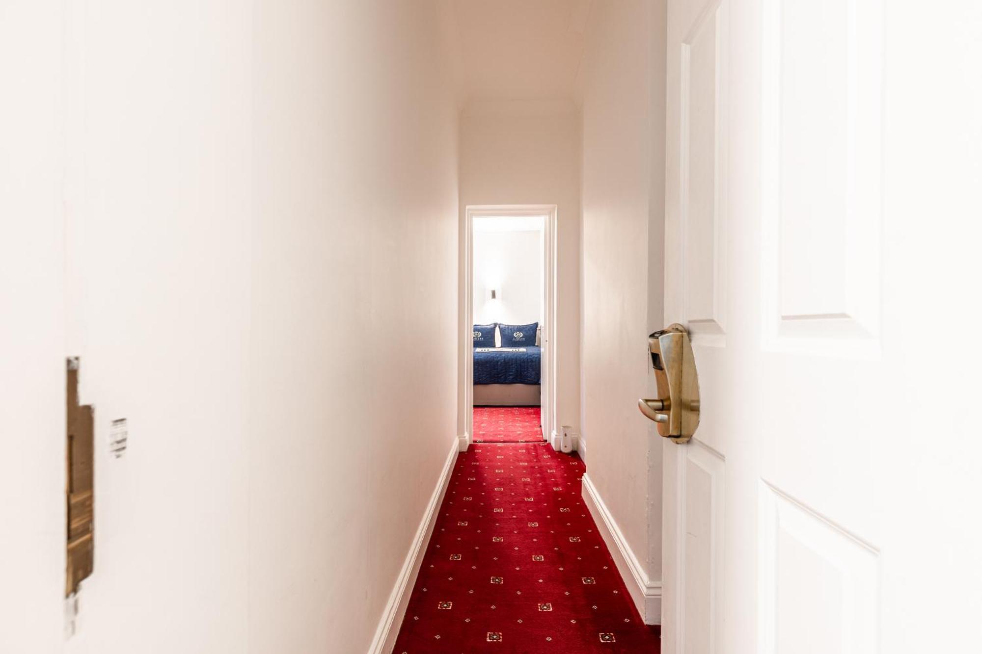 Jubilee Victoria Hotel 3*