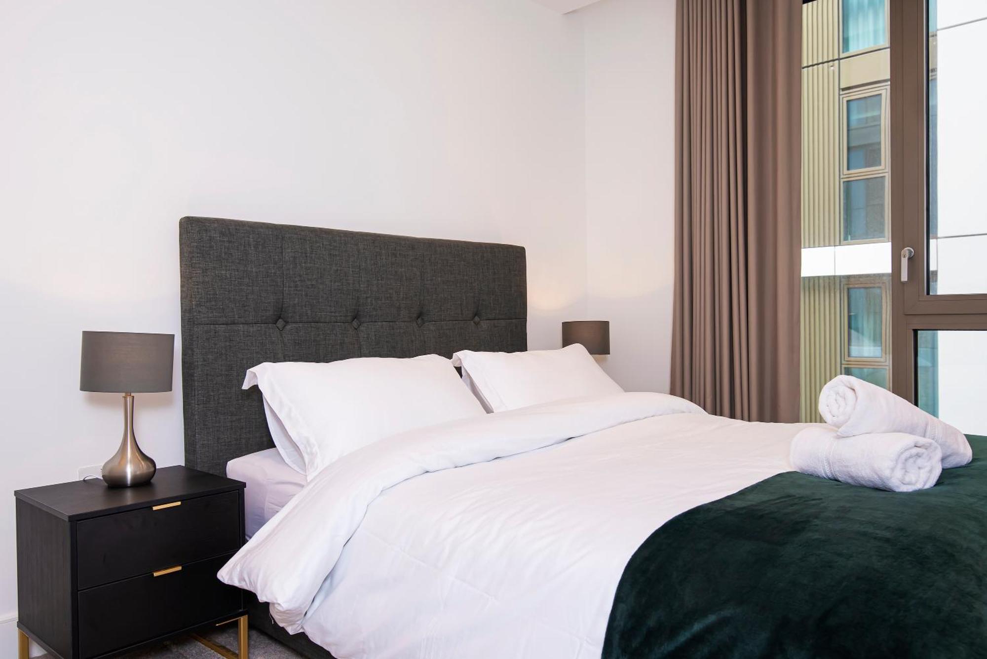 Lux And Large 2 Bed Battersea Power Station Appartement *