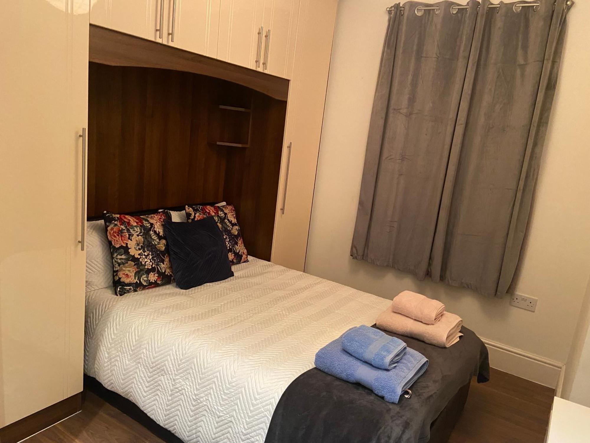 Westfield Bedroom * Londen