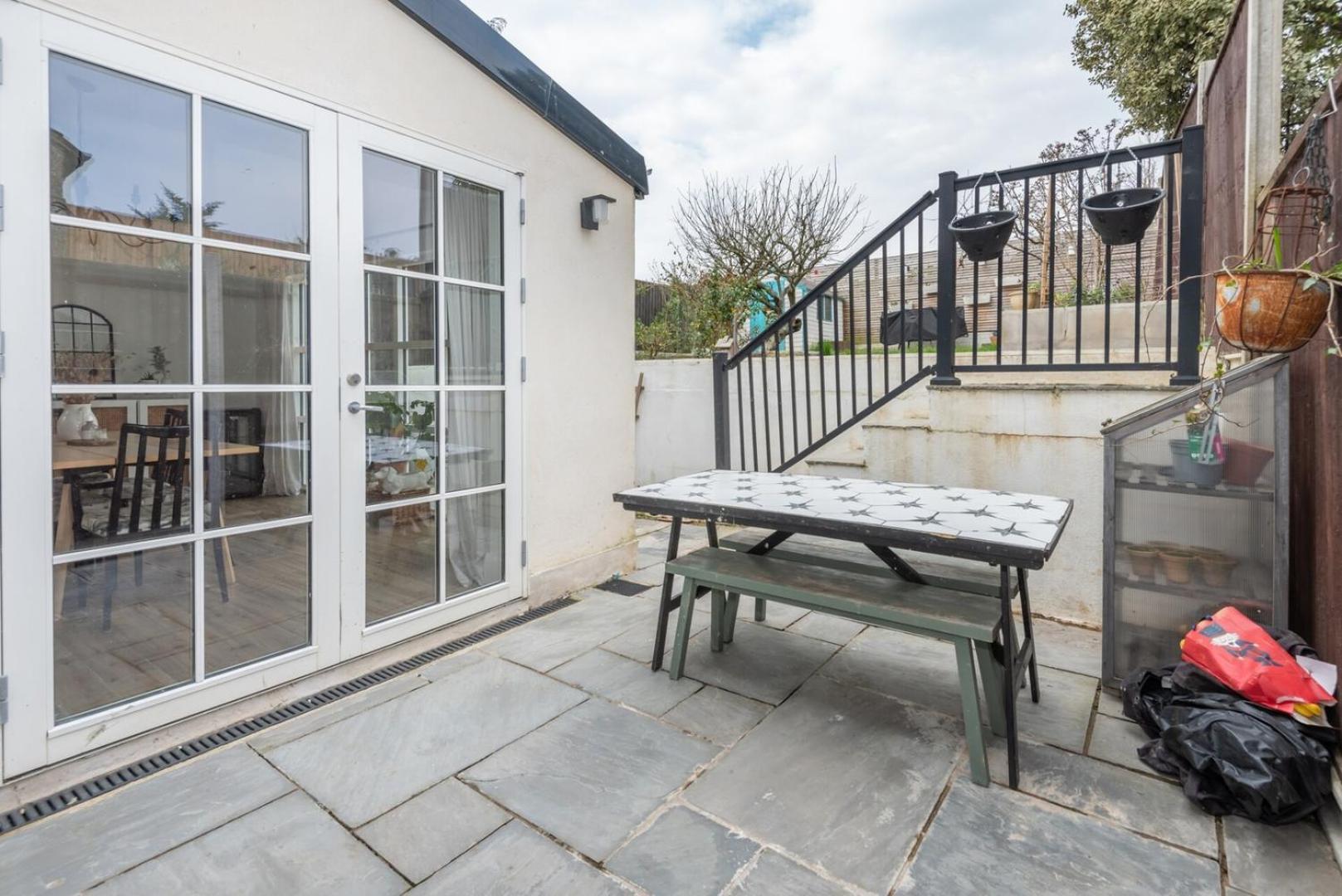 Modern 3b With Garden In Eltham, Hébergement de vacances *