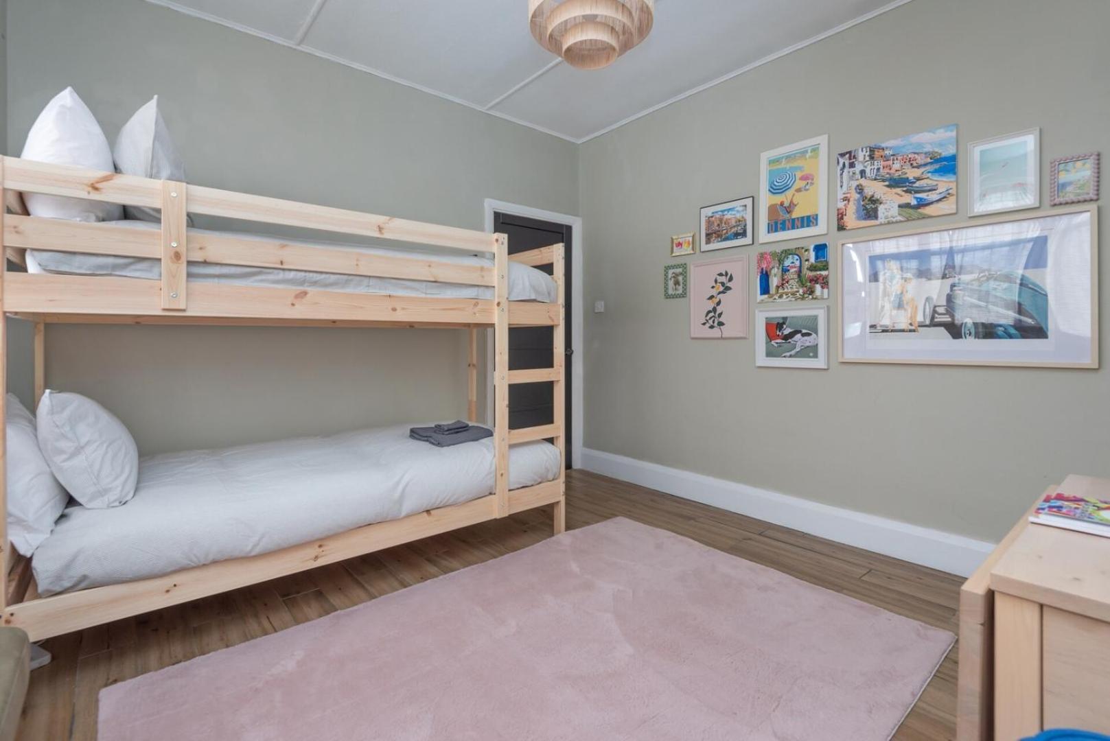 Modern 3b With Garden In Eltham, Hébergement de vacances *