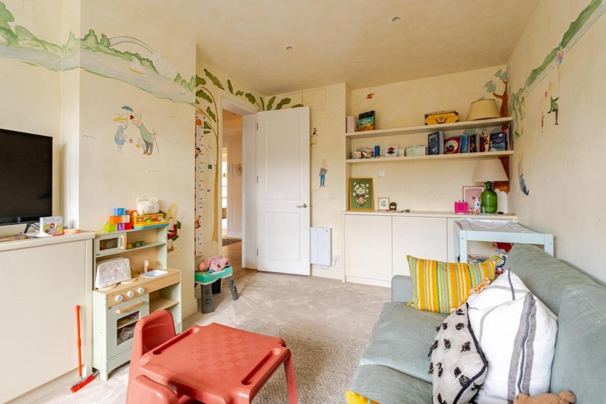Luxury Open Plan 5 Bed House With Garden & Parking Hébergement de vacances *
