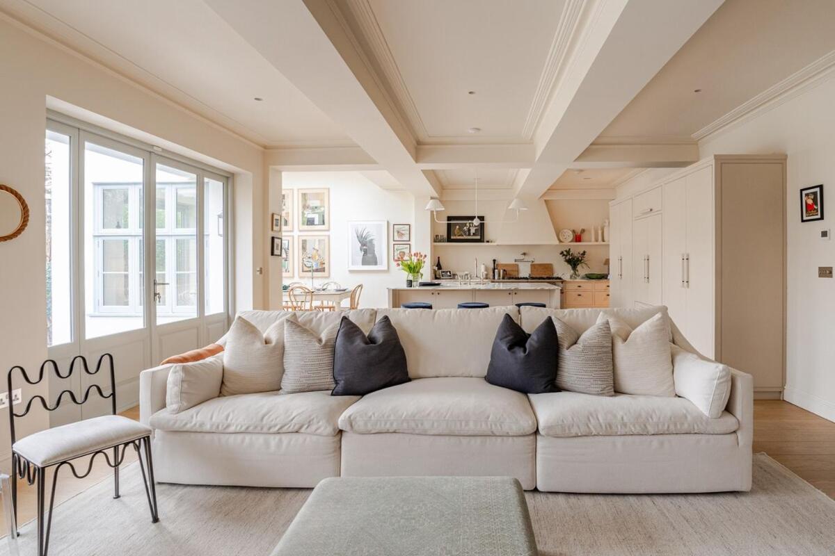 Luxury Open Plan 5 Bed House With Garden & Parking Hébergement de vacances