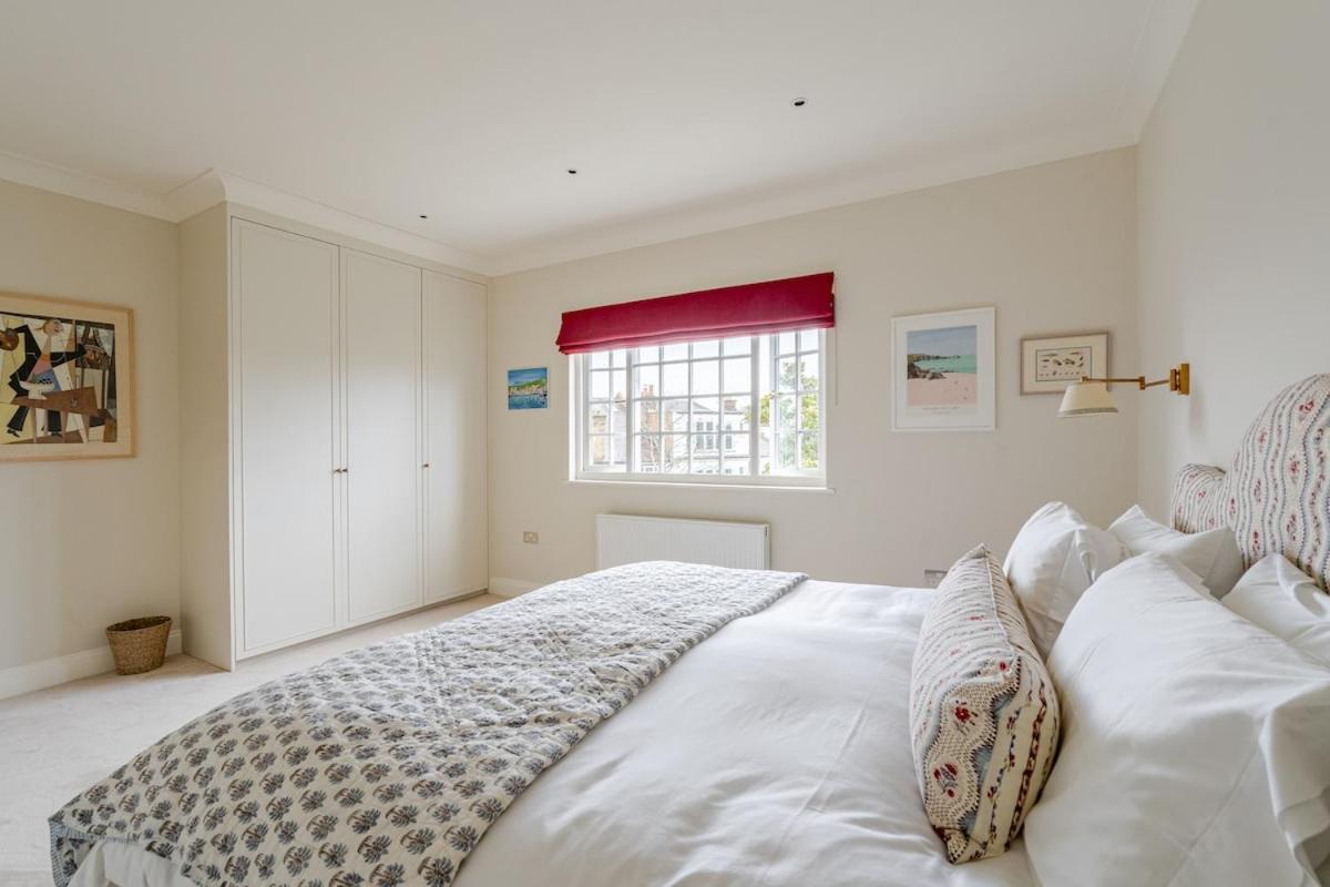 Luxury Open Plan 5 Bed House With Garden & Parking Hébergement de vacances *