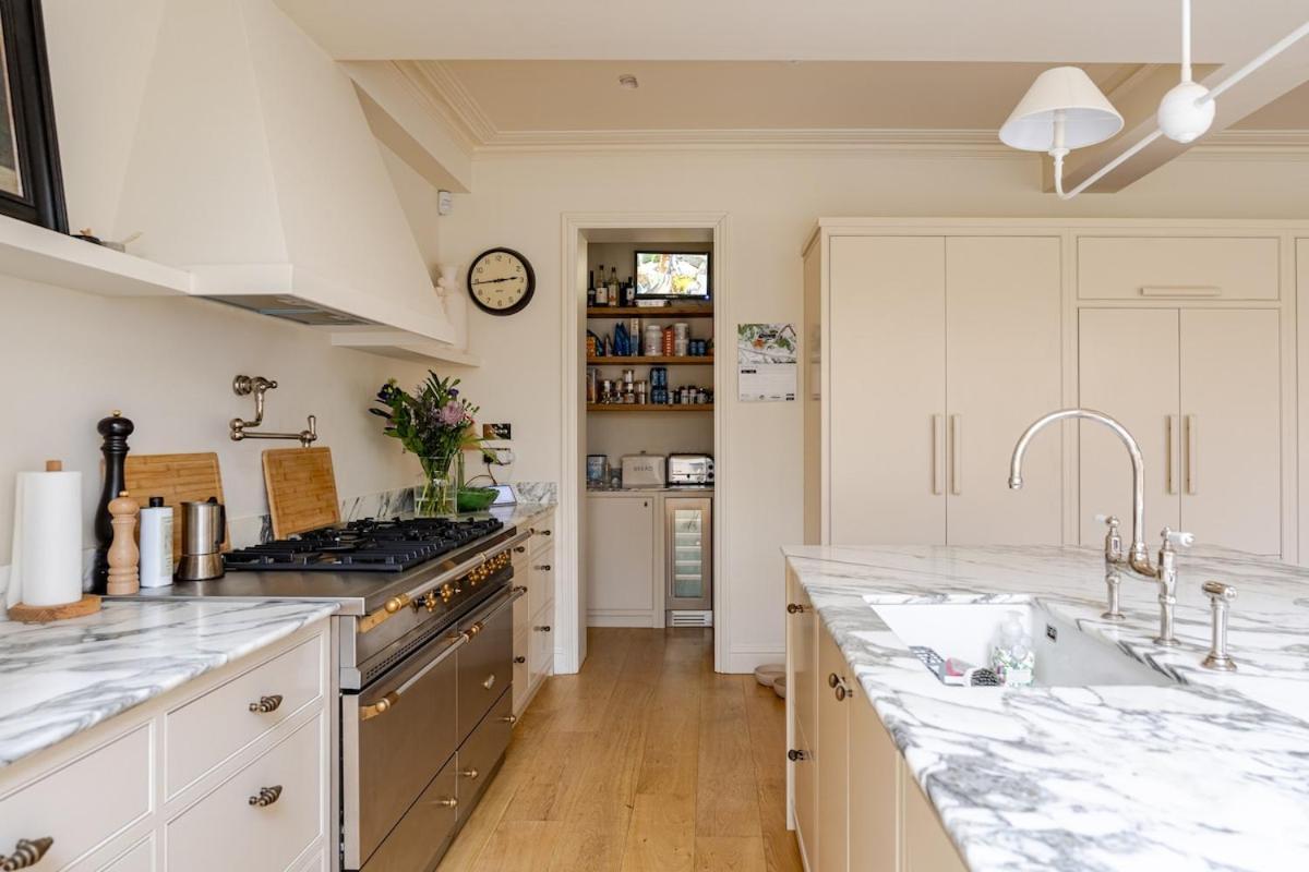 Luxury Open Plan 5 Bed House With Garden & Parking Londres