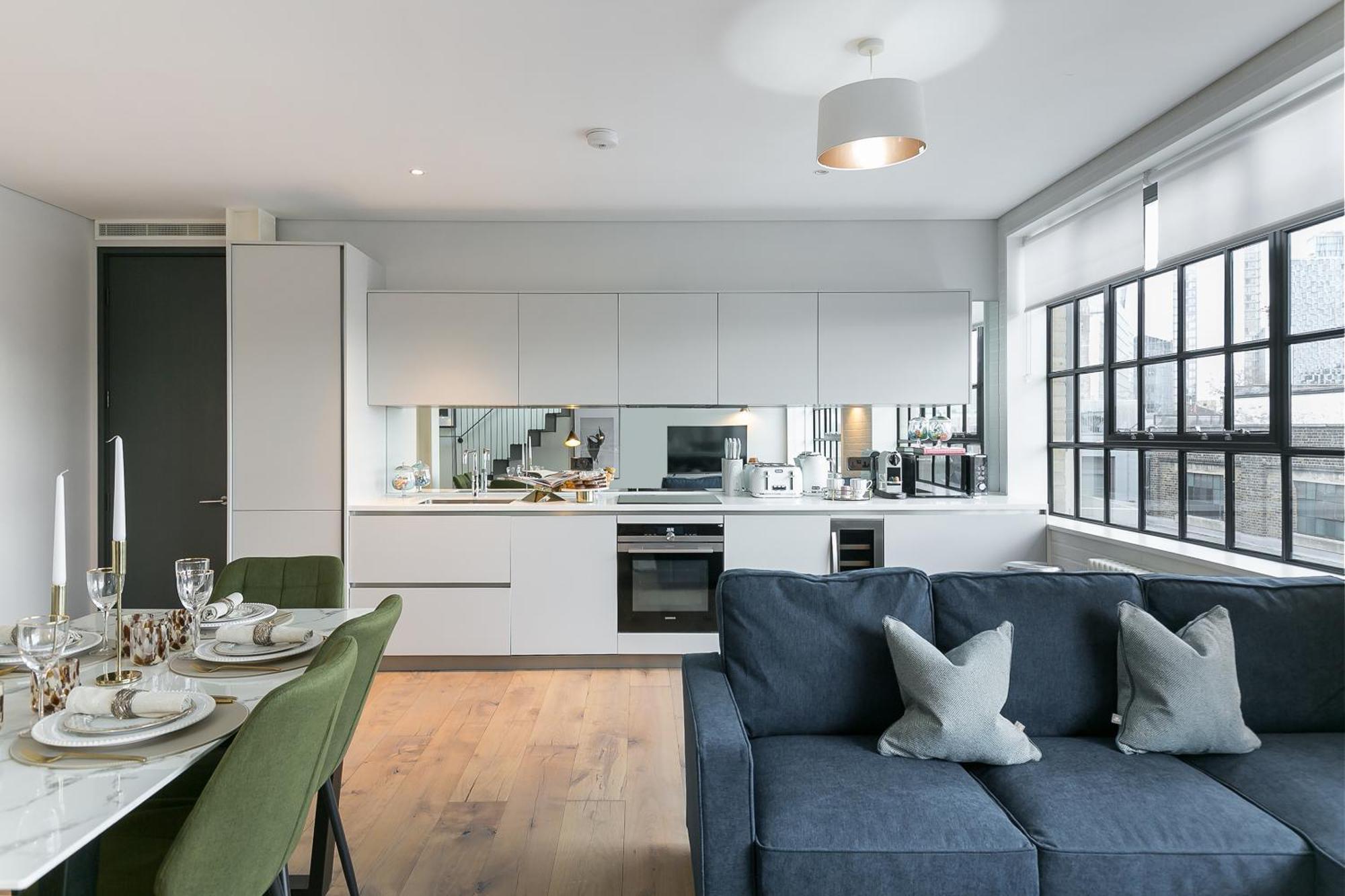 Urban Chic - Clink Street * Londen