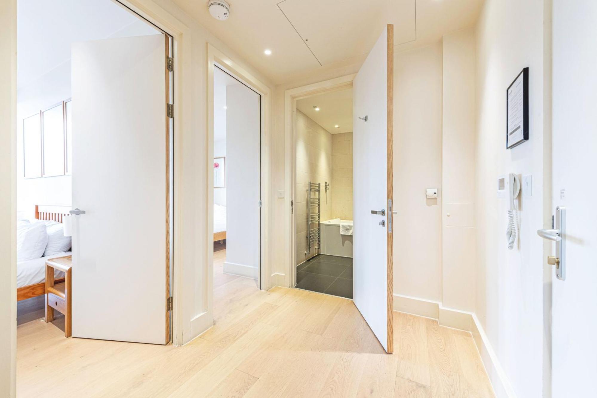 Waterloo - Modern & Spacious Near Waterloo Station Apartment