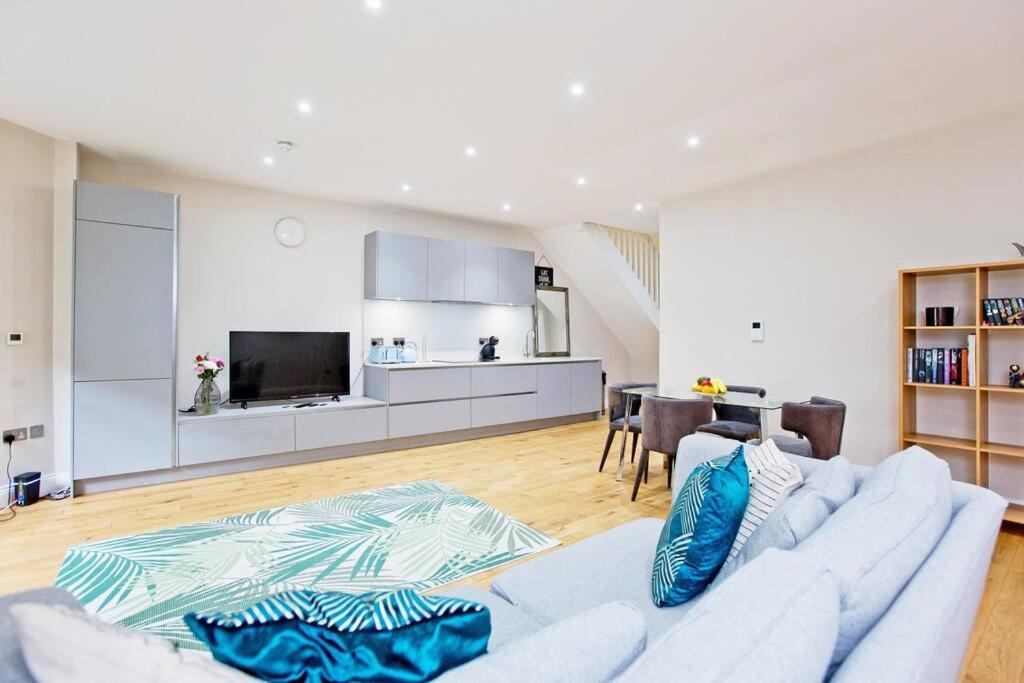 Appartement Stylish 1-bedroom Duplex In Kensington Cromwell 1 *