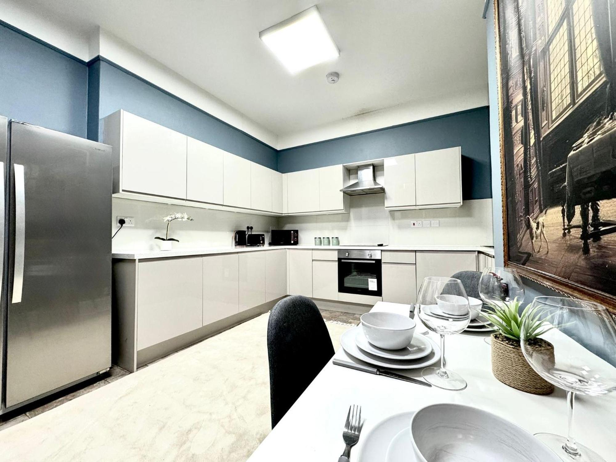 Beautiful Family Marble Arch *