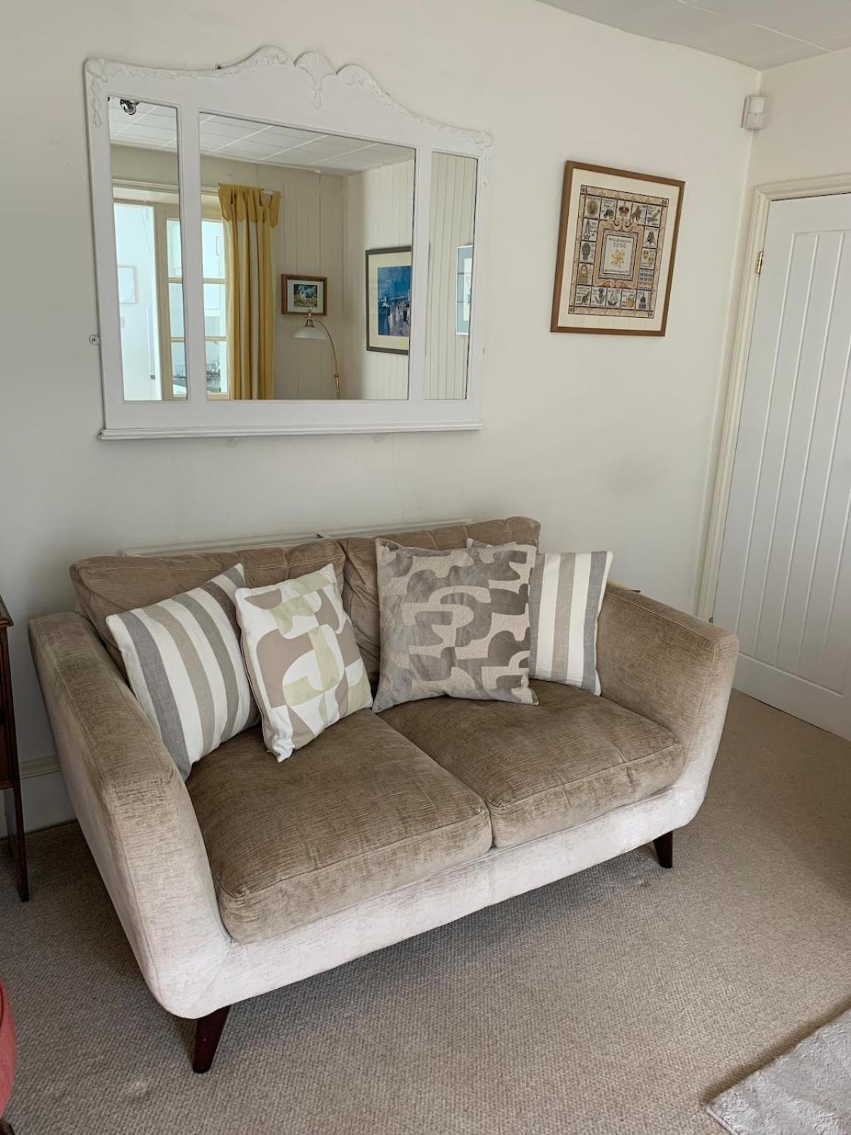 Spacious Comfortable Flat With Free Parking In East Finchley, Muswell Hill & Close To Alexandra Palace *