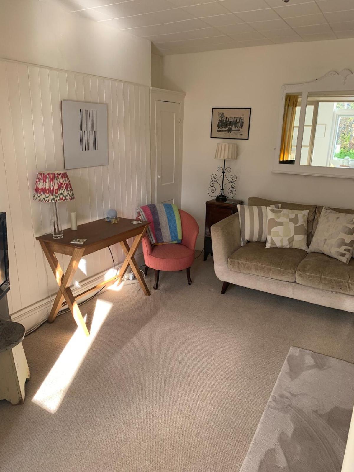 Spacious Comfortable Flat With Free Parking In East Finchley, Muswell Hill & Close To Alexandra Palace * London