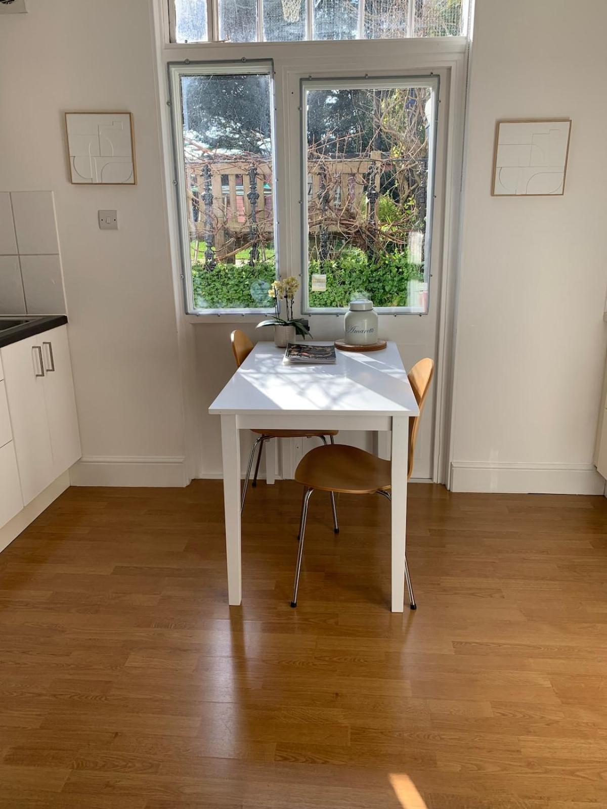 Apartment Spacious Comfortable Flat With Free Parking In East Finchley, Muswell Hill & Close To Alexandra Palace