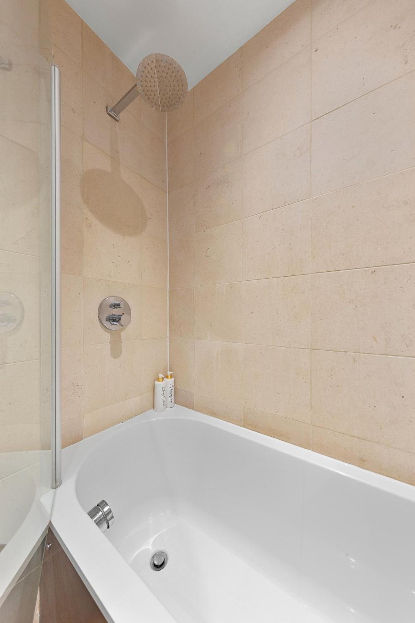 Designer Victorian Flat With Large Terrace * Londres