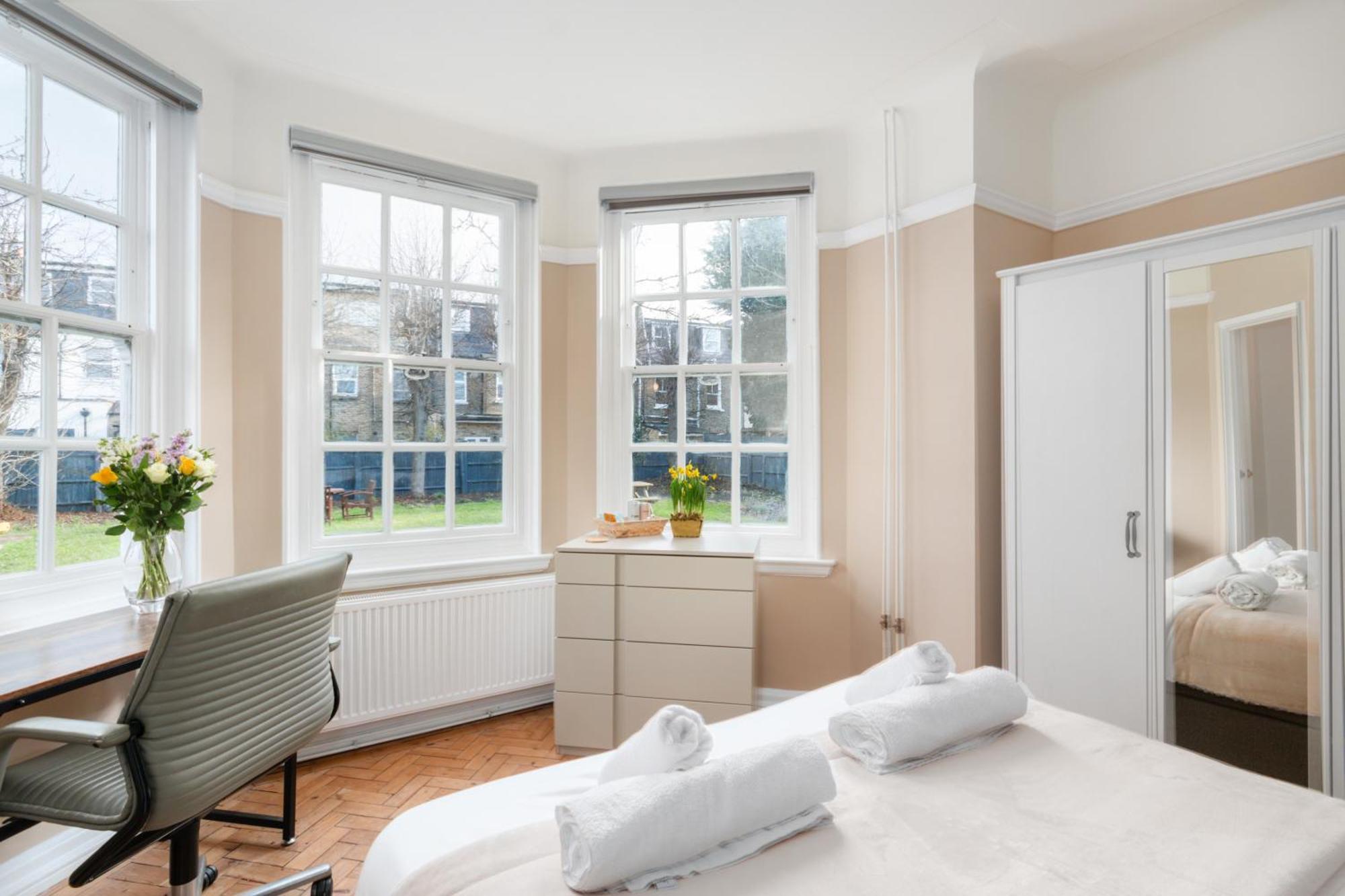 The Vicarage Tooting, Sw17 Guest house *