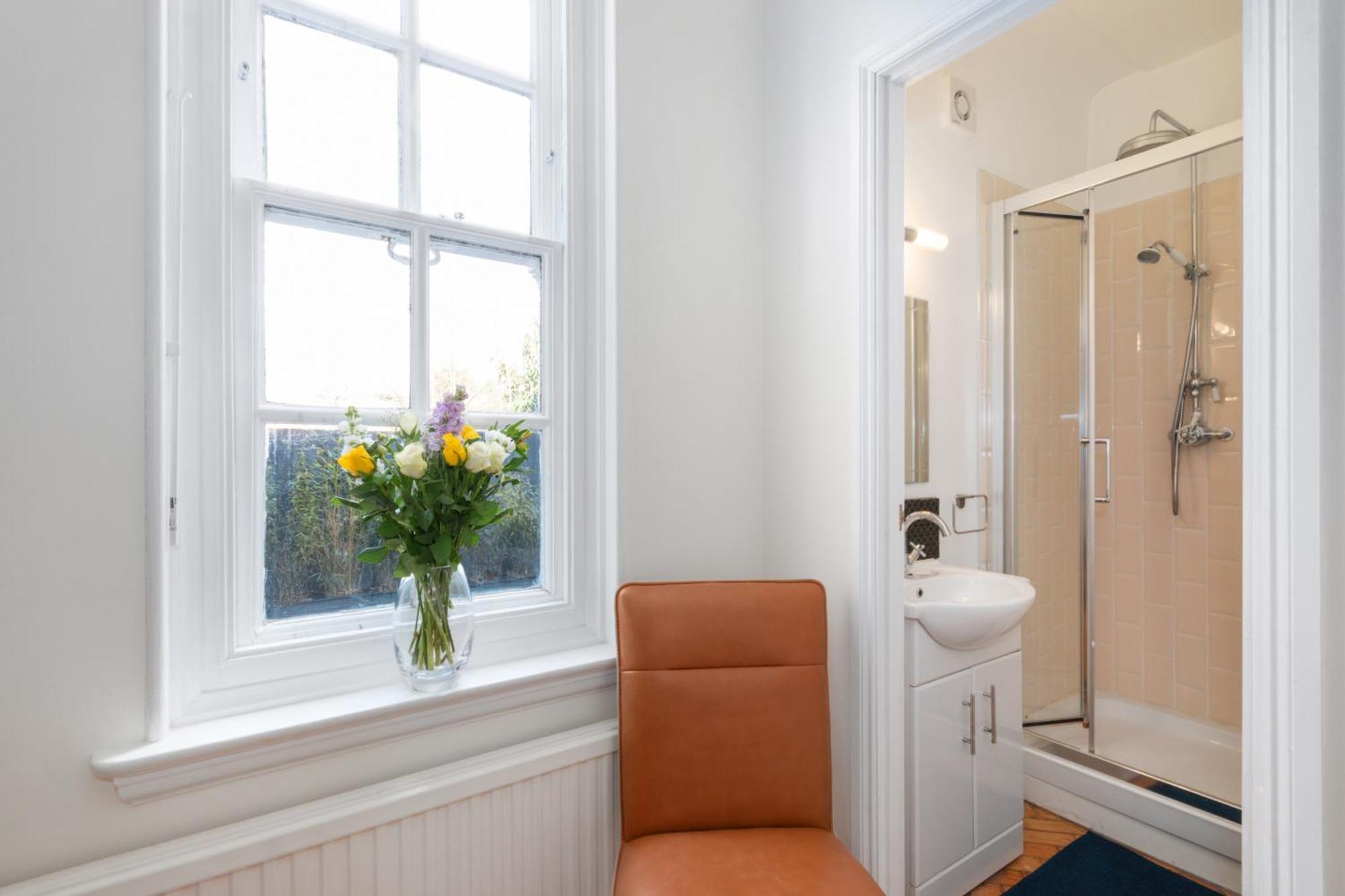 The Vicarage Tooting, Sw17 London