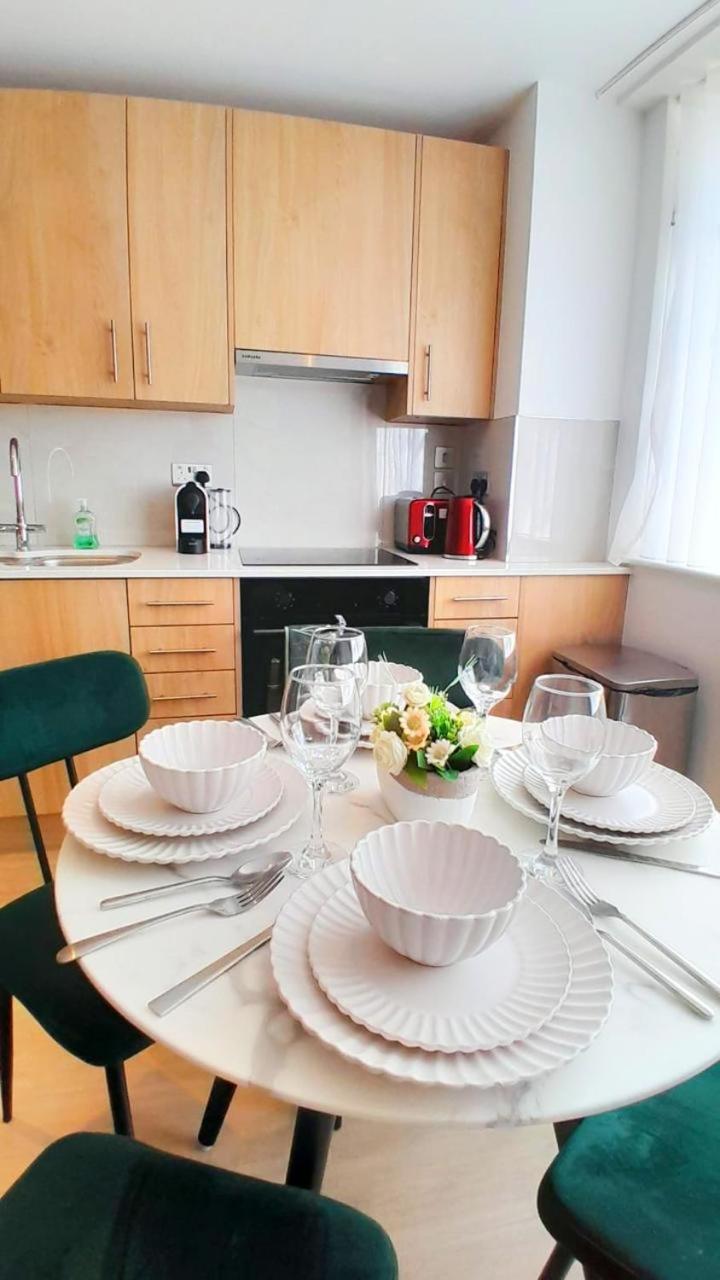 Modern & 3bedroom Flat With Pvt Balcony Steps From Regent's Park Apartment London