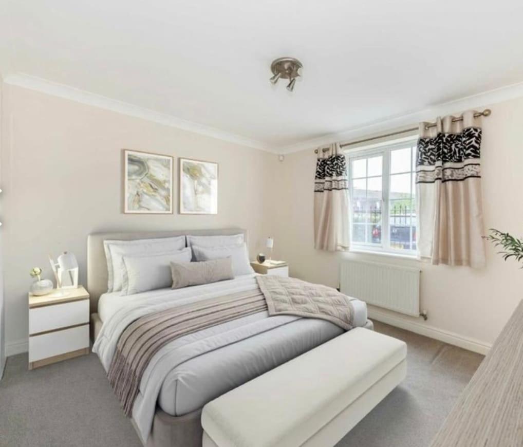 2-bedroom Flat, South Wimbledon * Londres