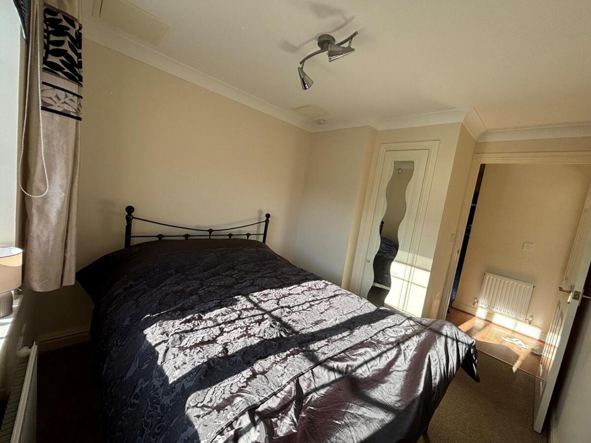 Apartamento 2-bedroom Flat, South Wimbledon Londres