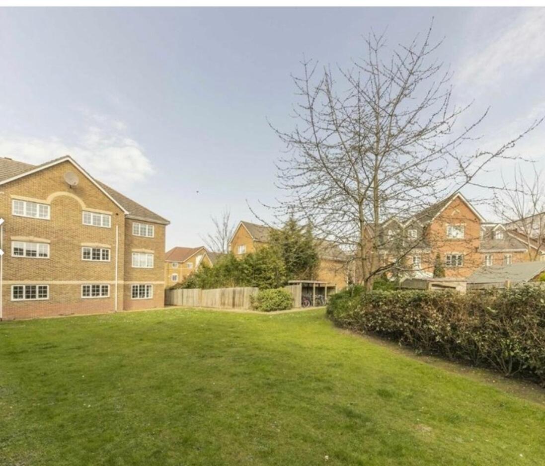 2-bedroom Flat, South Wimbledon * Londres