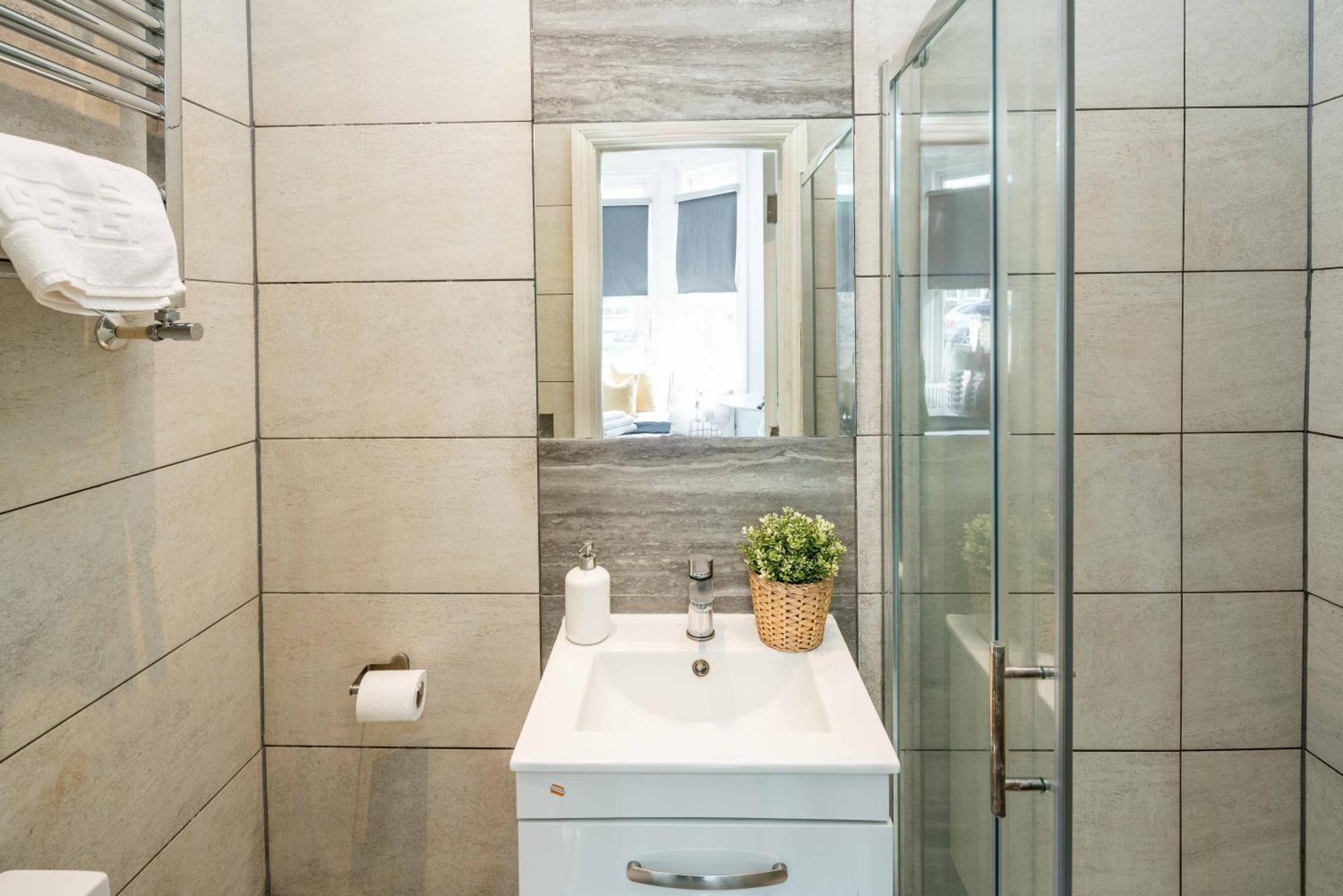 Appartement Comfortable By Kilburn & Hampstead Station *