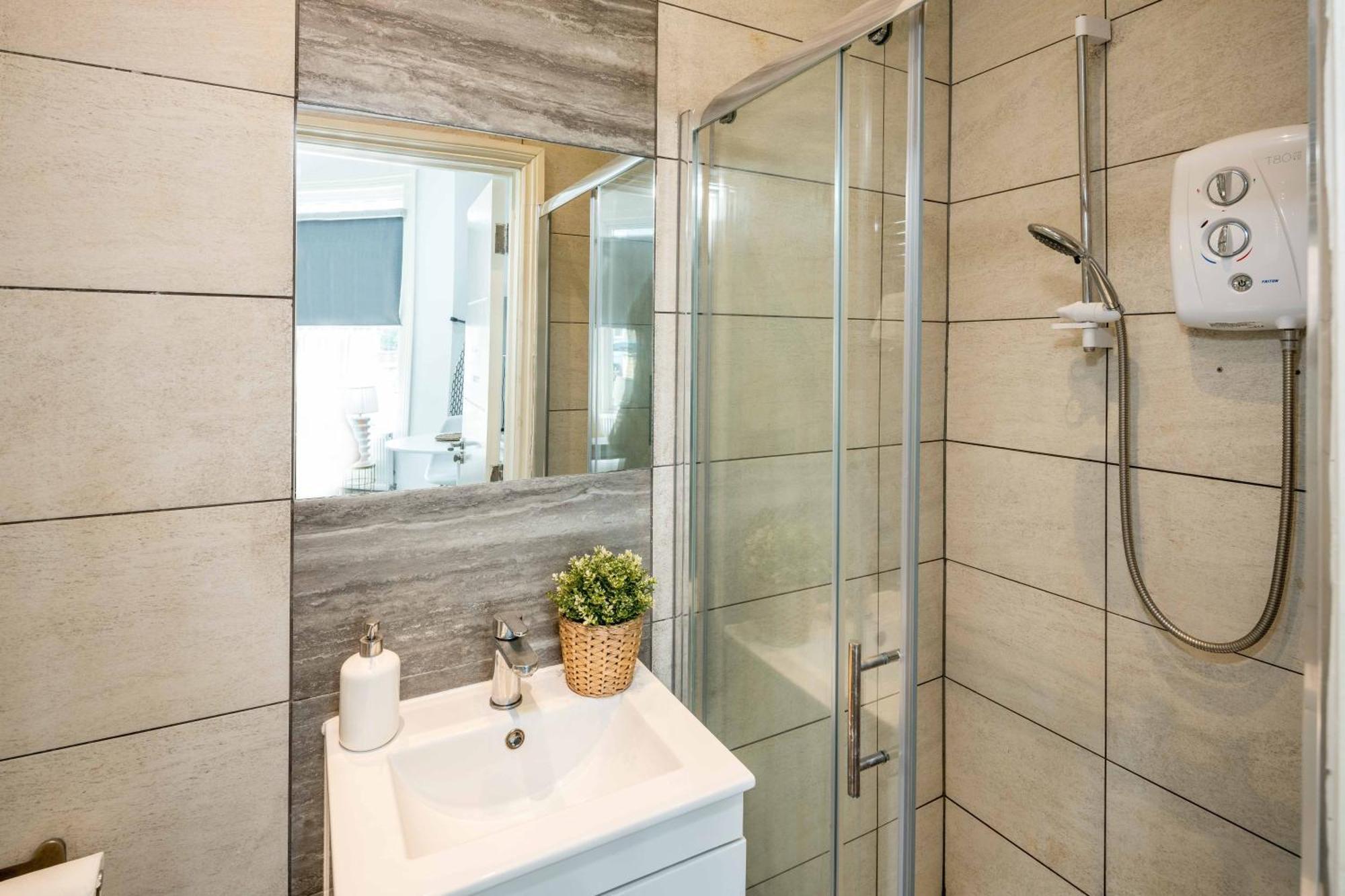 Appartement Comfortable By Kilburn & Hampstead Station