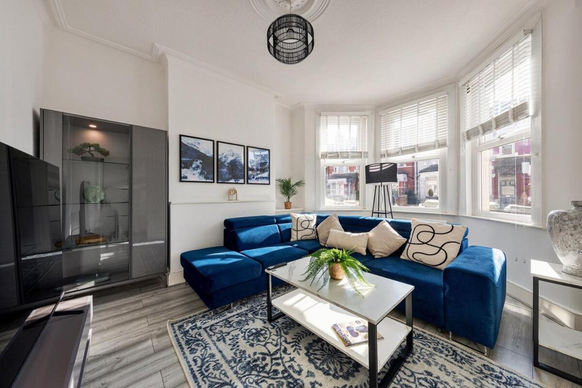 Modern 4 Bedroom House In Woodgreen Apartamento Londres