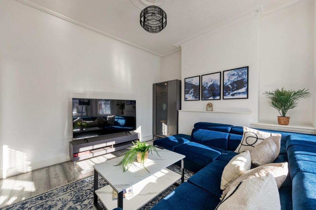 Apartamento Modern 4 Bedroom House In Woodgreen Londres