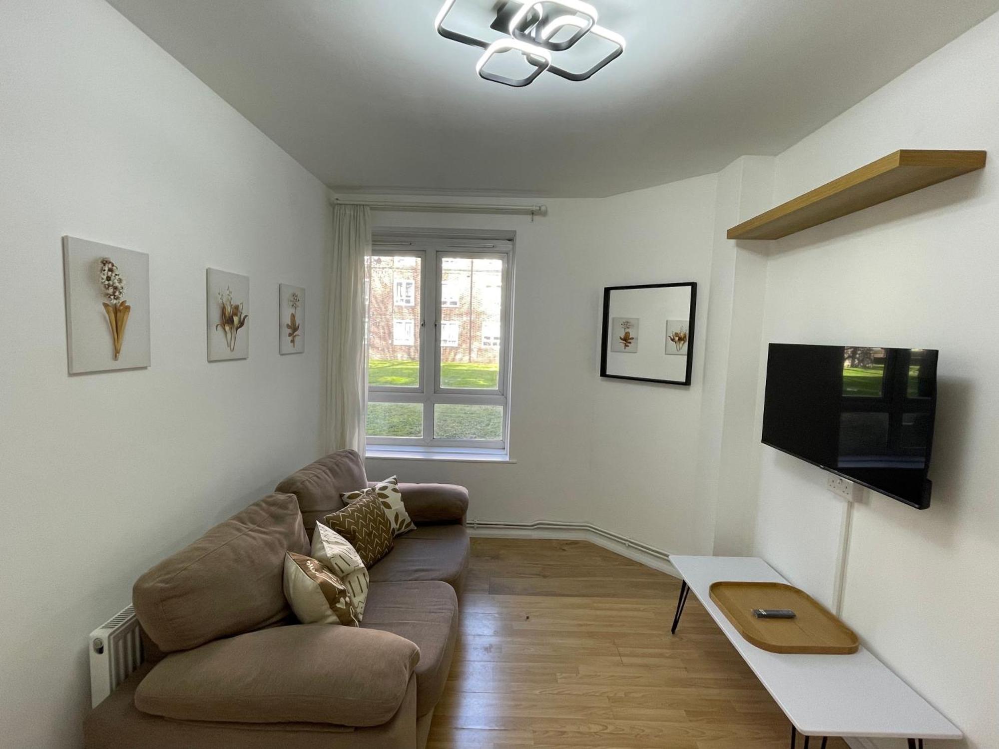 Beautiful Near Waterloo! - Sleeps 9 Apartamento