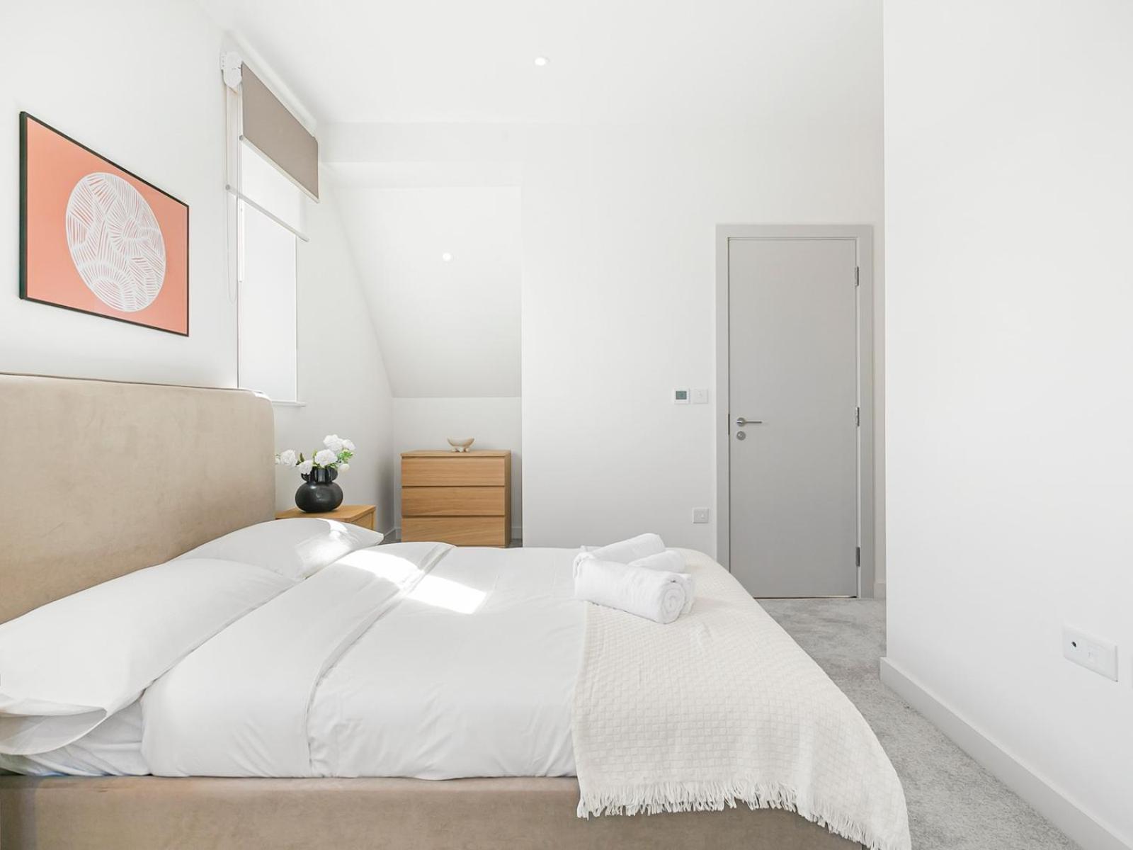 Appartement Pass The Keys Chic 3-bedroom Retreat With Private Balcony