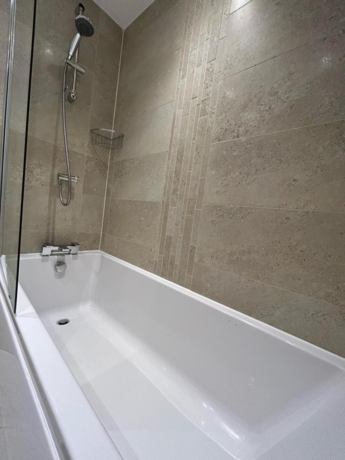 Modern 2-bedroom Flat Near Wembley - 9 Minutes From Park Royal Station Apartamento *