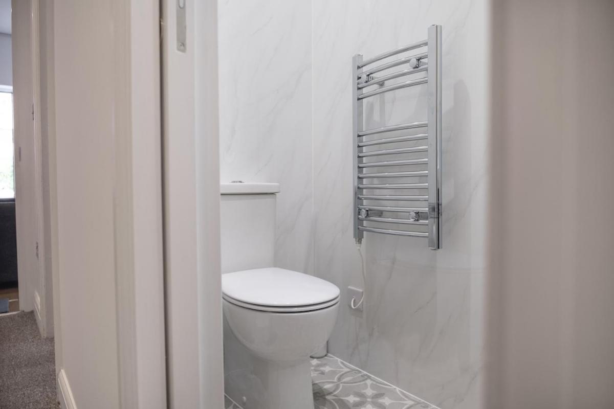 Appartement Spacious 2 Bed 2 Bath With Free Parking For 2 Cars And Underground Station Zone 2 For Quick Access To Up To 10 Guests Londres