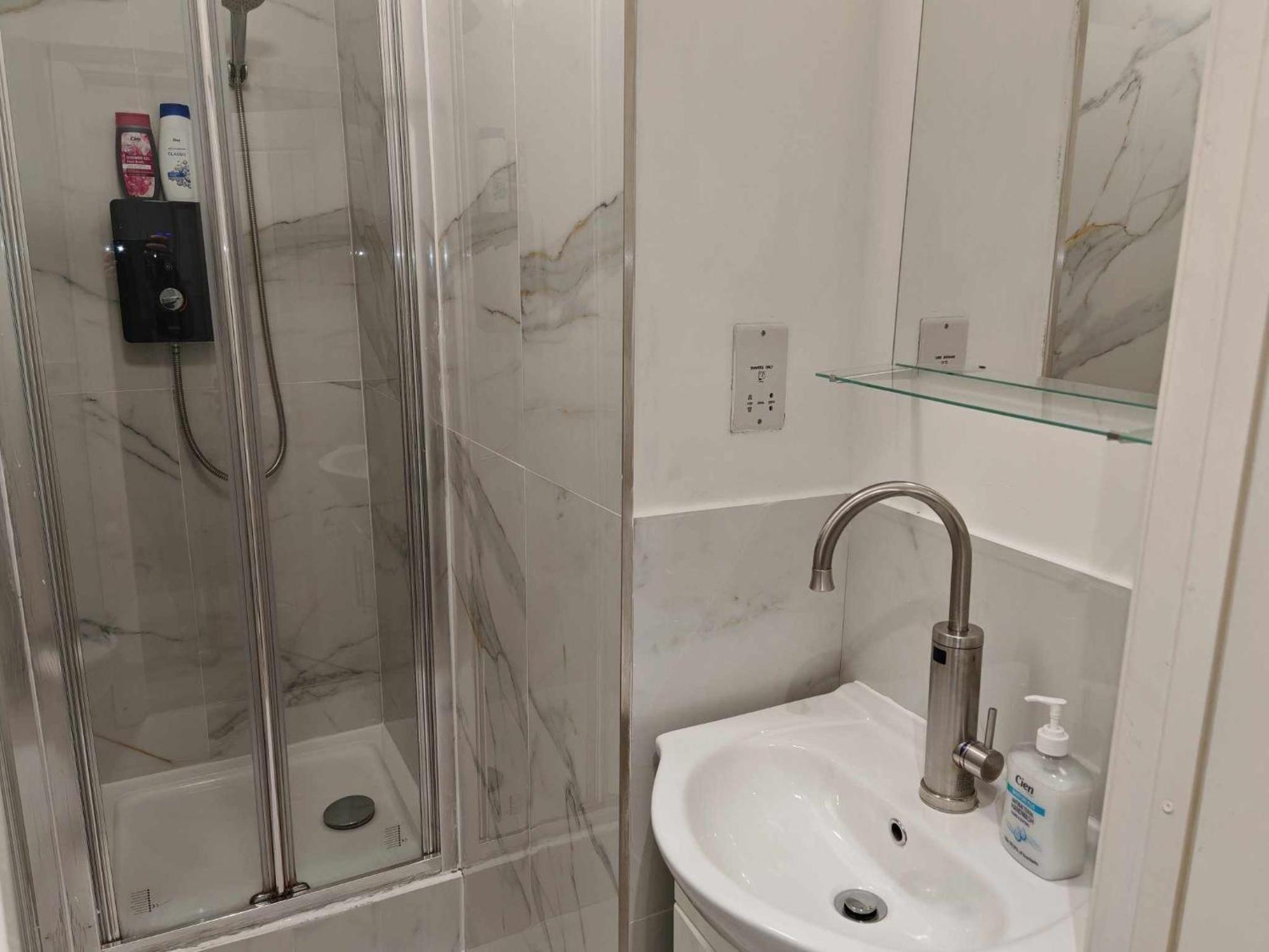 Studio Apartment In Bayswater London