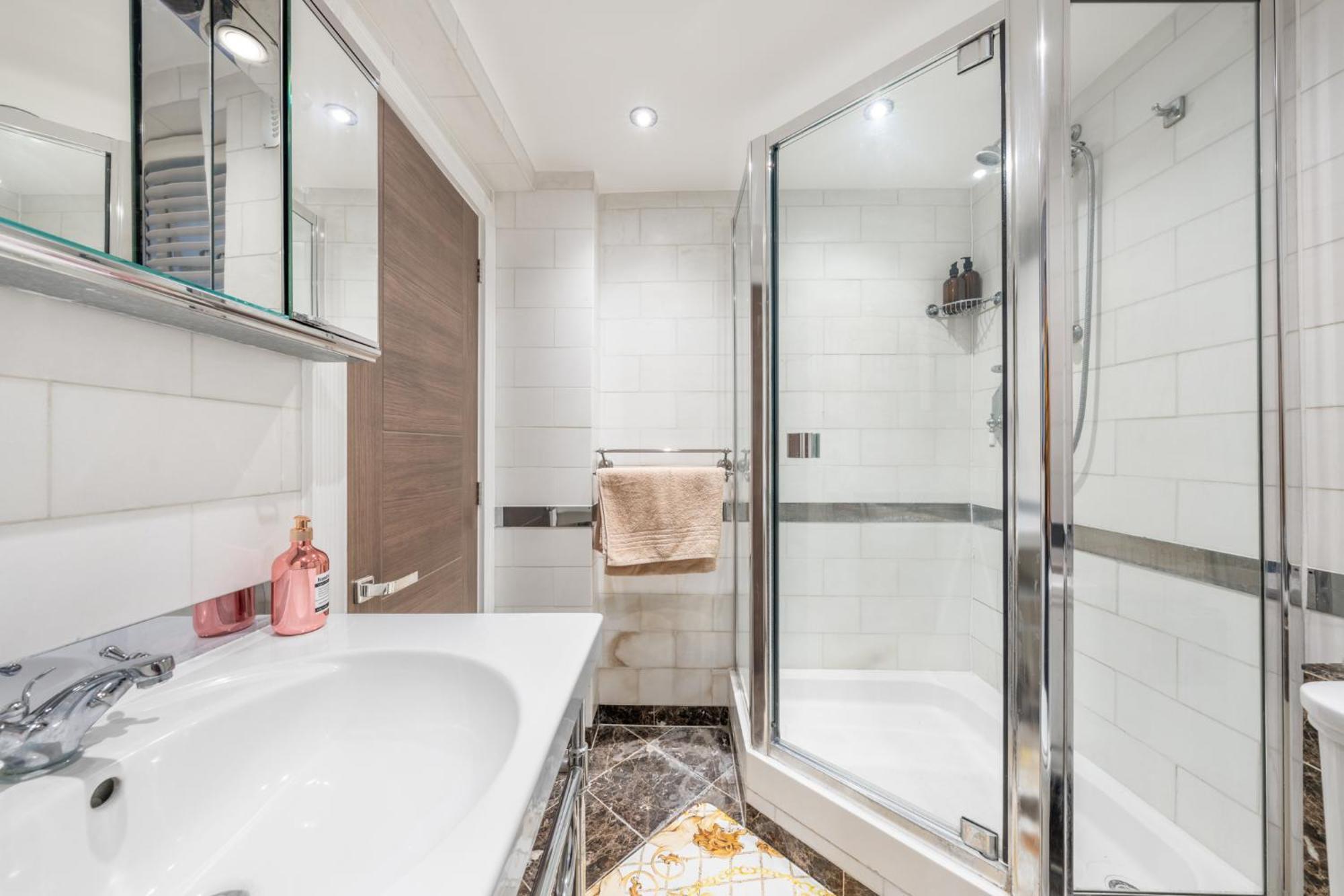 Deluxe With Terrace Over Harrods * Londres