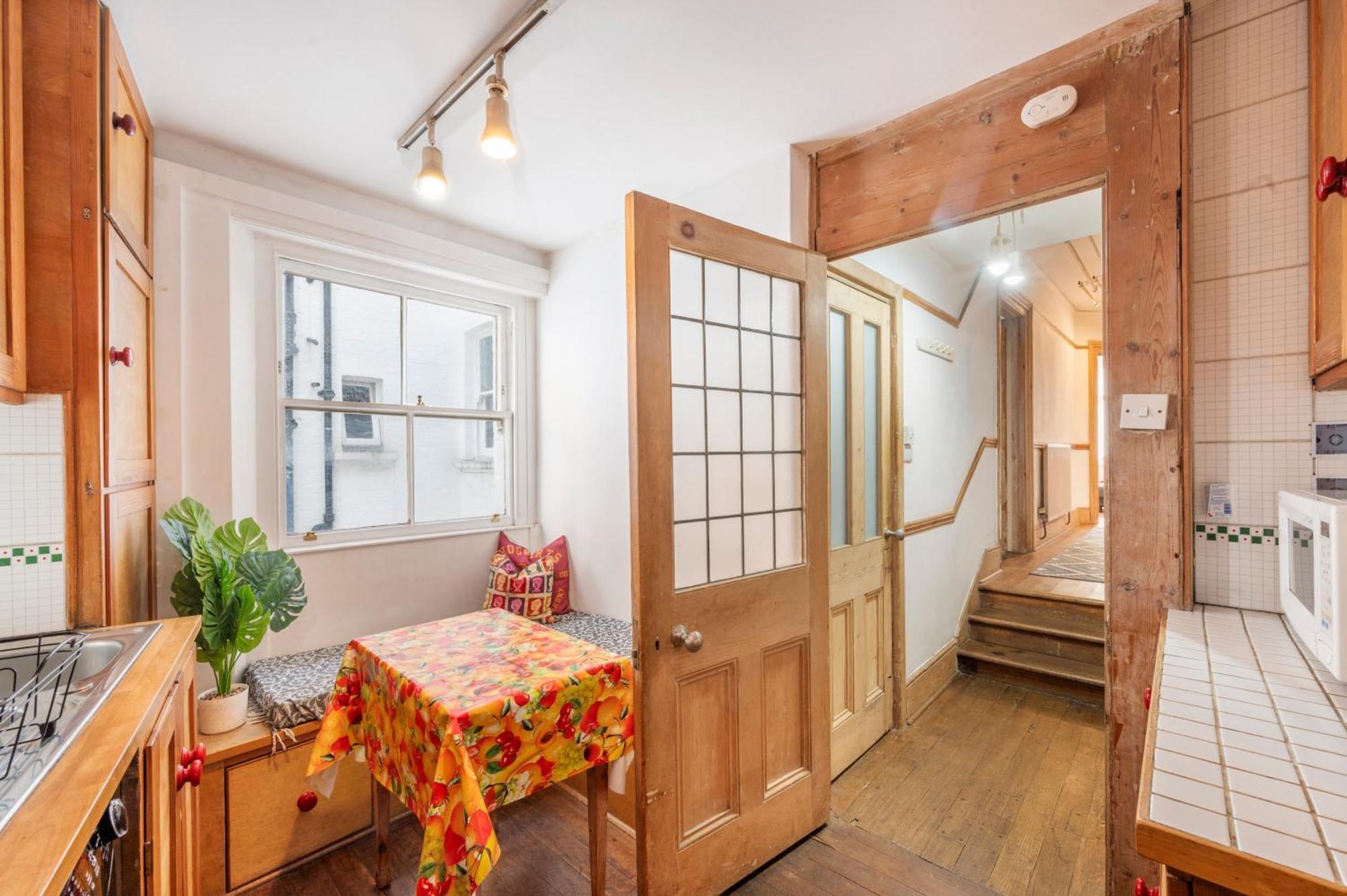 Luxury One Bedroom *