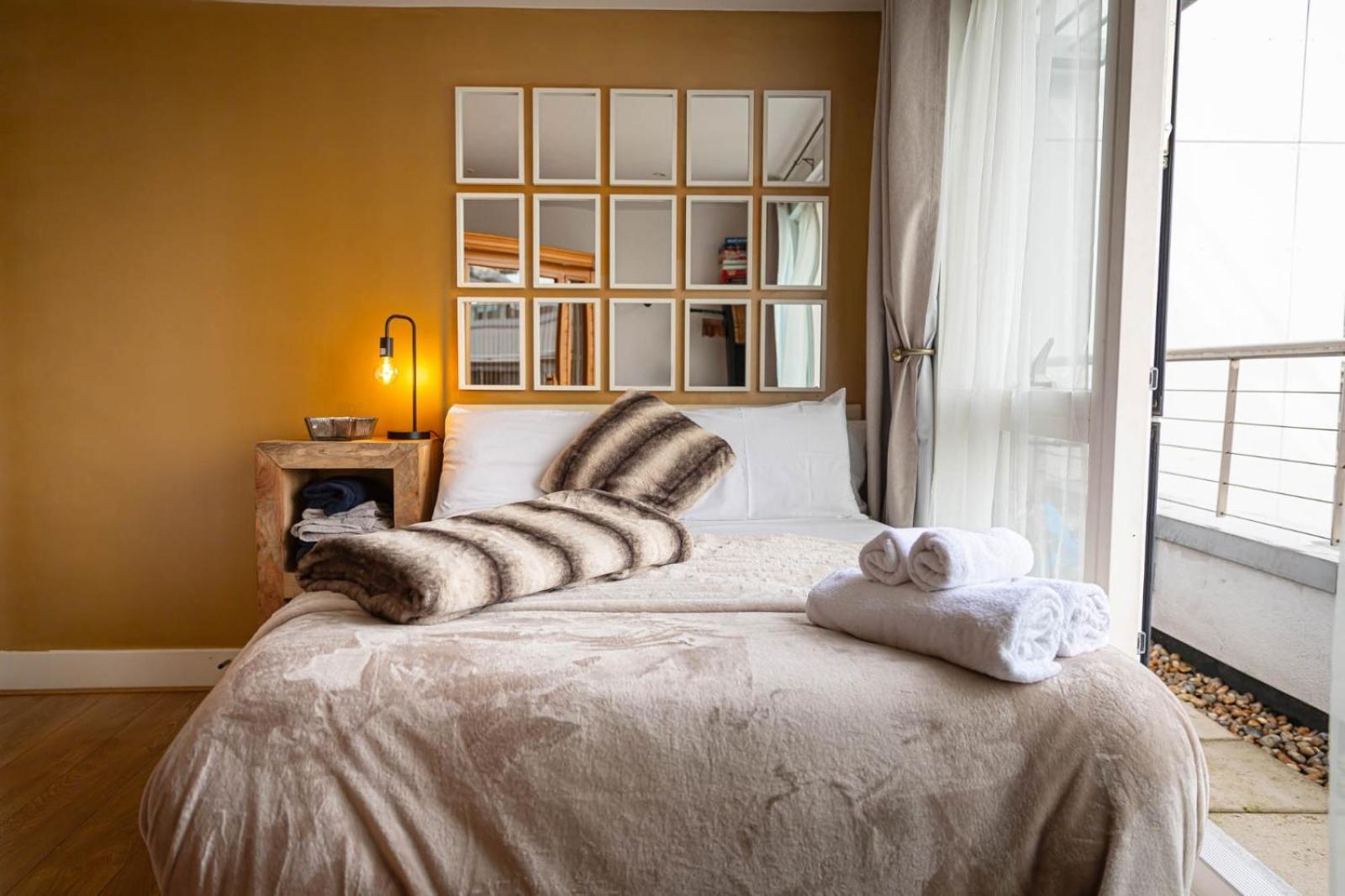 Penthouse - Canary Wharf - 24 Hr Concierge, Gym, Hot Tub, Sauna, Balcony, Terrace * Londres
