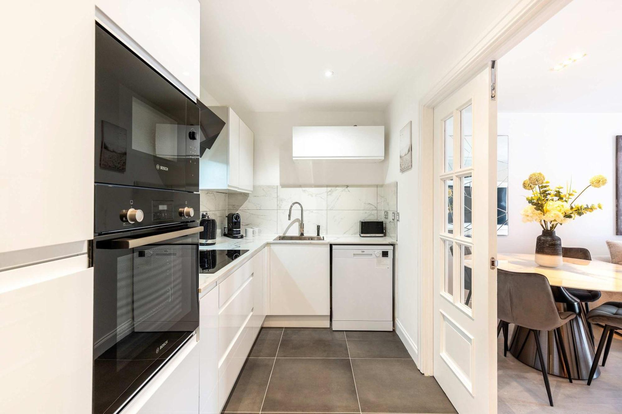 Italian Elegance In Riverside Battersea Appartement Londres