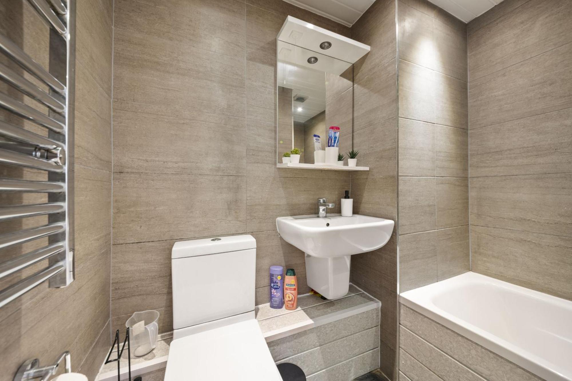 Apartamento 2-bed Wembley - Free Street Parking - Work Ideal