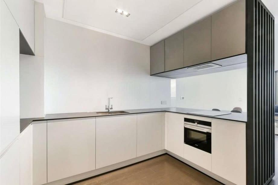 Amory Tower - High Rise Pinnacle Appartement *