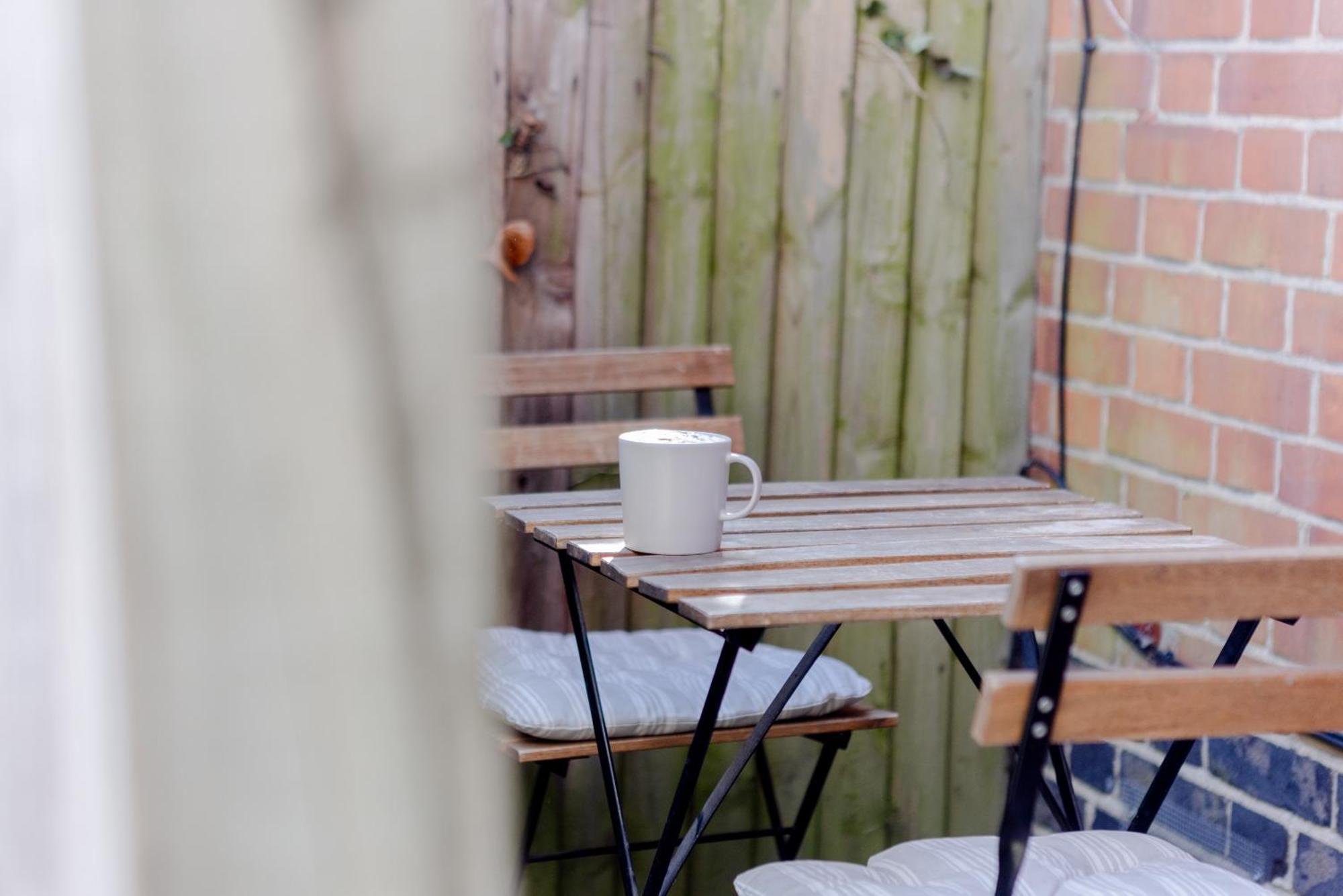 Charming One-bedroom House With Parking And Garden Views - Ealing * Londres