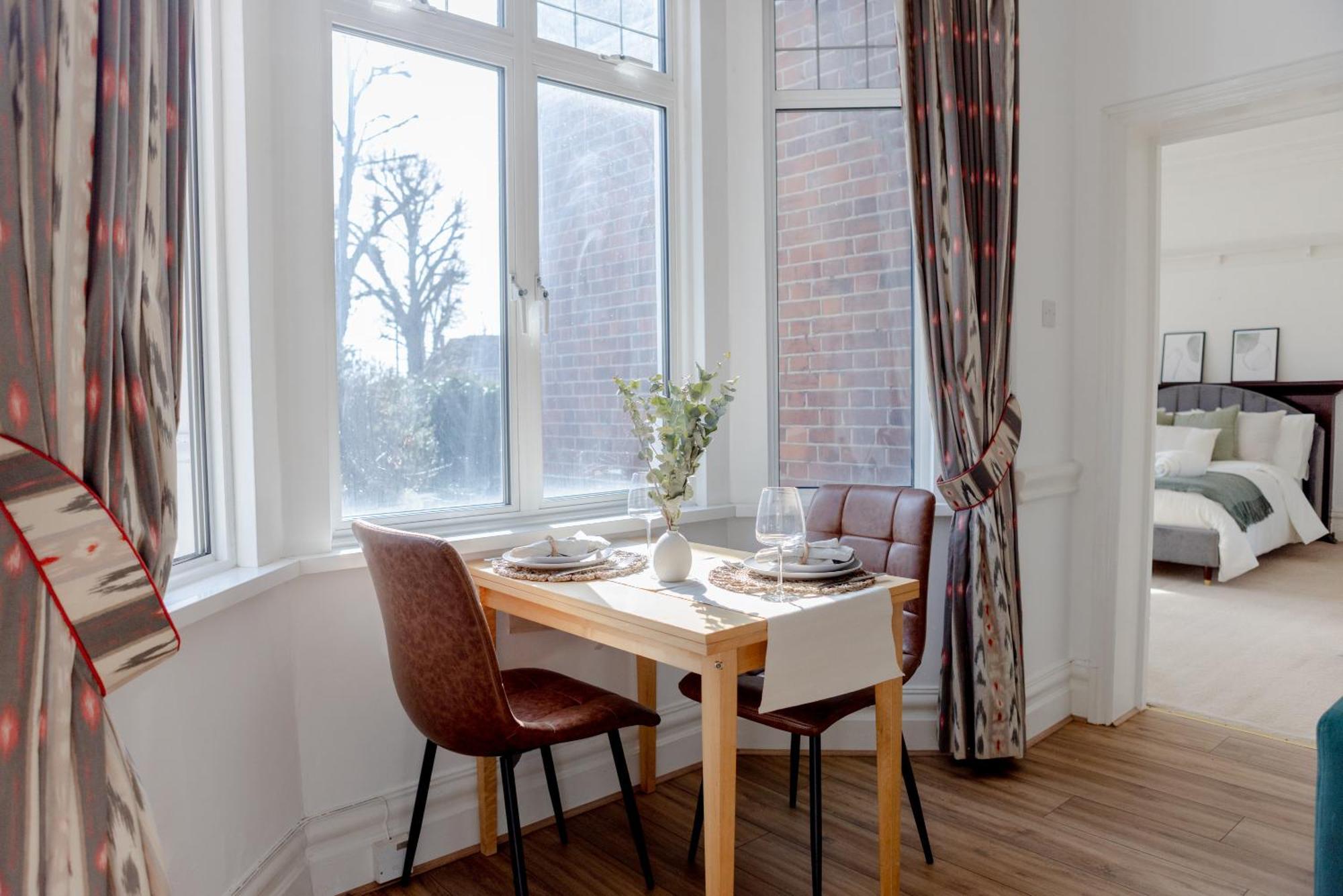 Charming One-bedroom House With Parking And Garden Views - Ealing Hébergement de vacances Londres